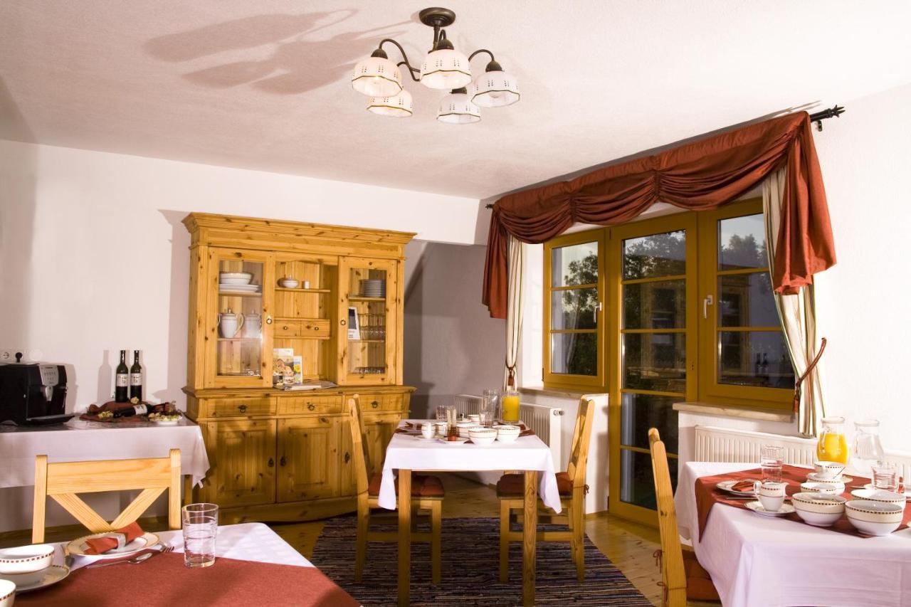 Frühstückspension Kleinschuster Burgau Habitación foto